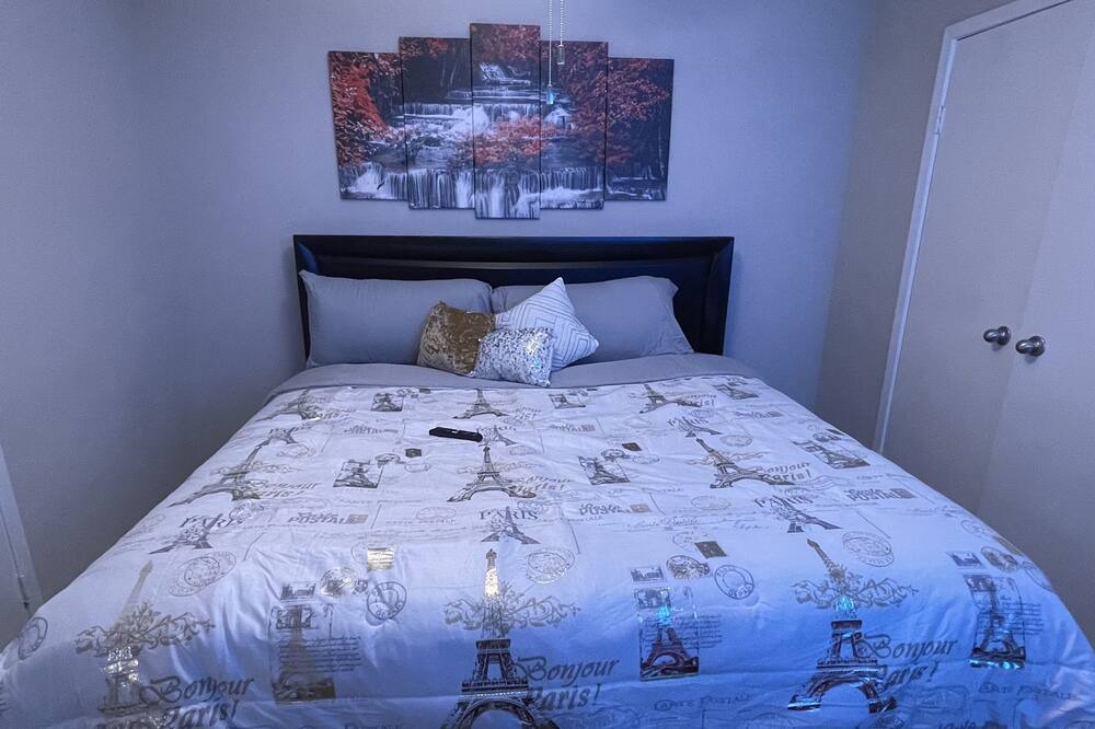 Photo of Bedroom in Buford Highway