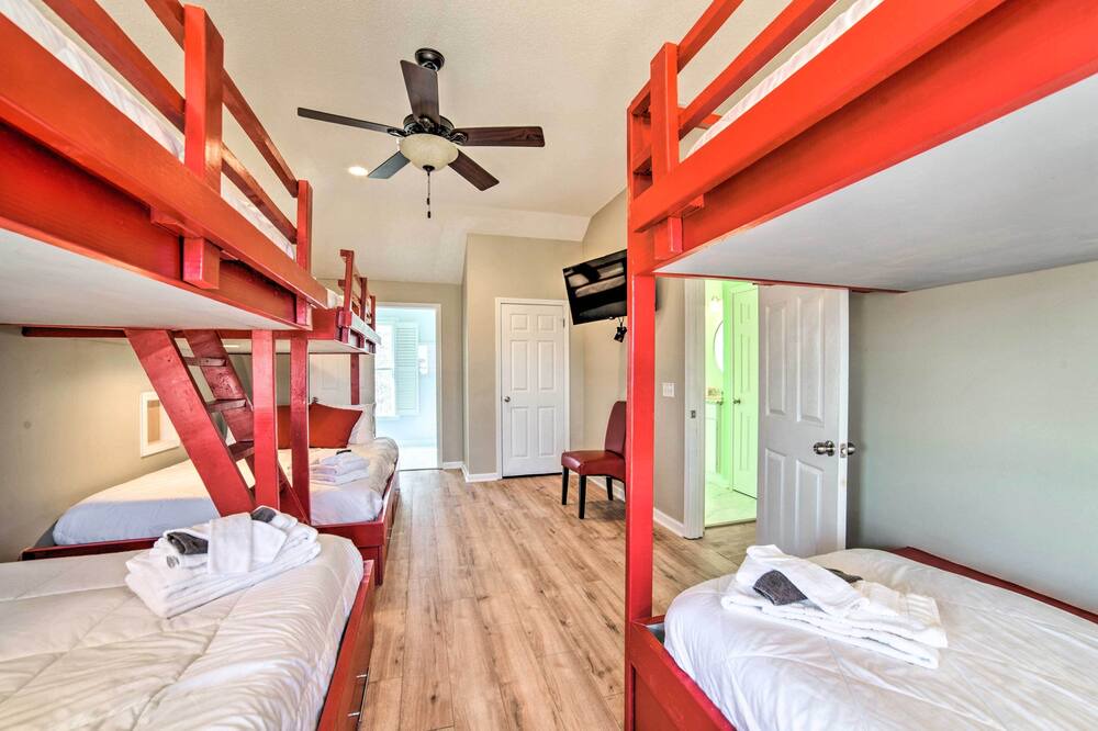 Photo of Bedroom in Northport