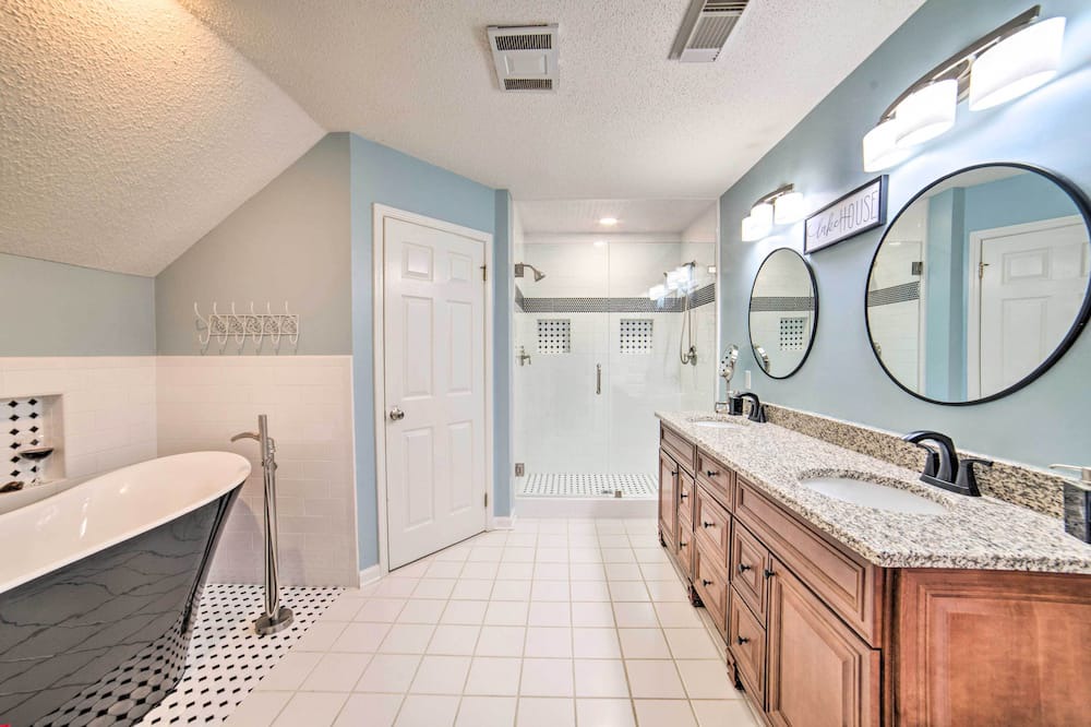 Photo of Bathroom in Northport