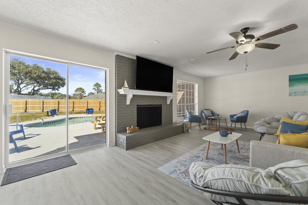 Photo of Livingroom in Myrtle Grove