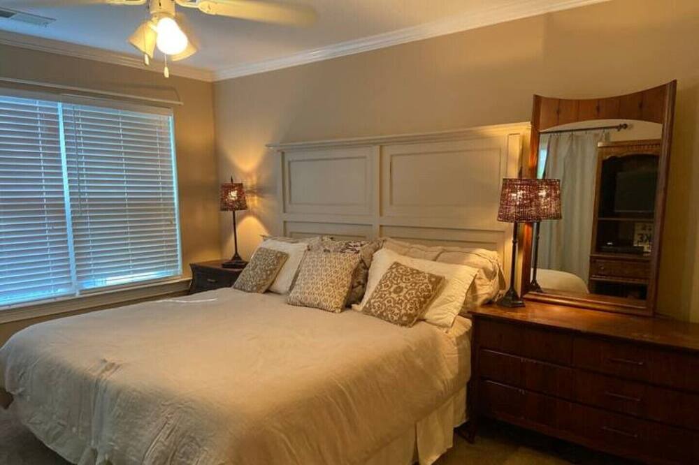 Photo of Bedroom in Alexander City
