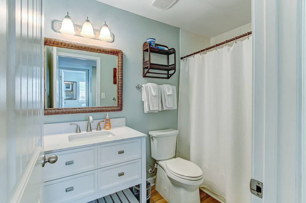 Photo of Bathroom in Fernandina Beach
