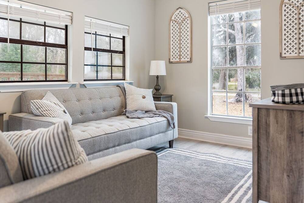Photo of Bedroom in Theodore