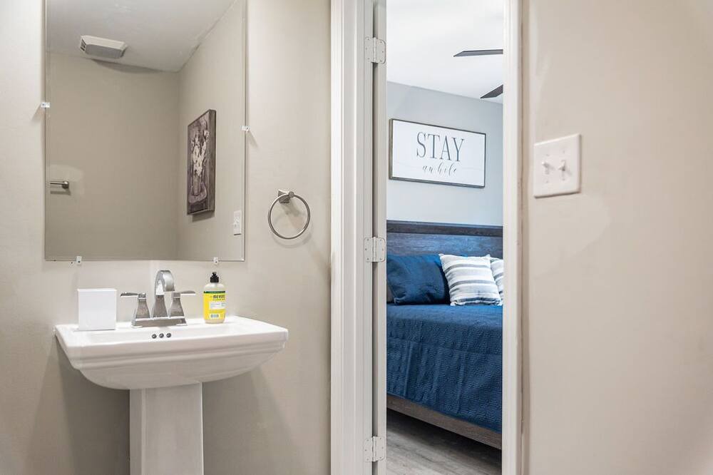 Photo of Bedroom in Theodore