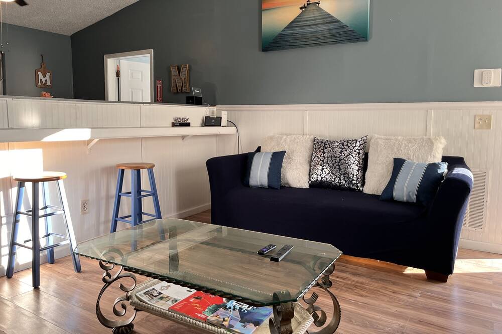 Photo of Livingroom in Northside