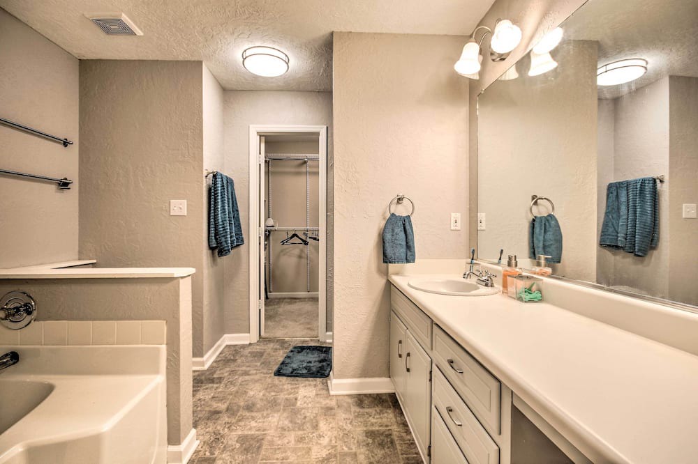 Photo of Bathroom in Grovetown