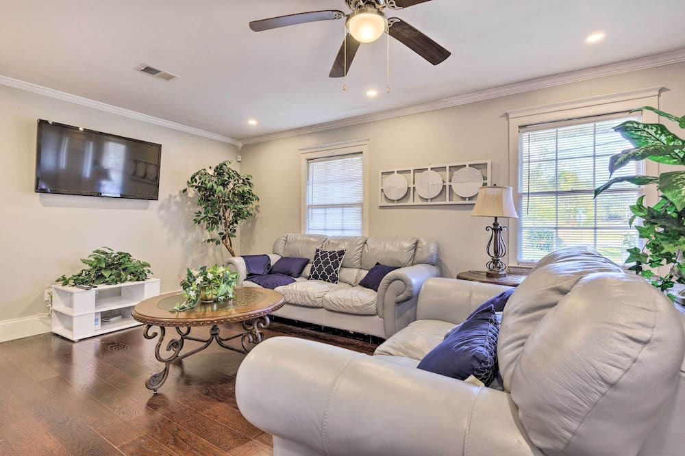 Photo of Livingroom in Saint Elmo