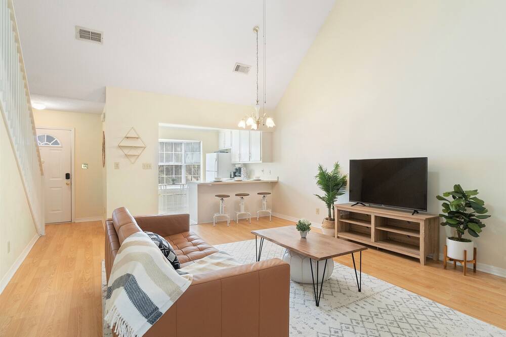 Photo of Livingroom in Daphne