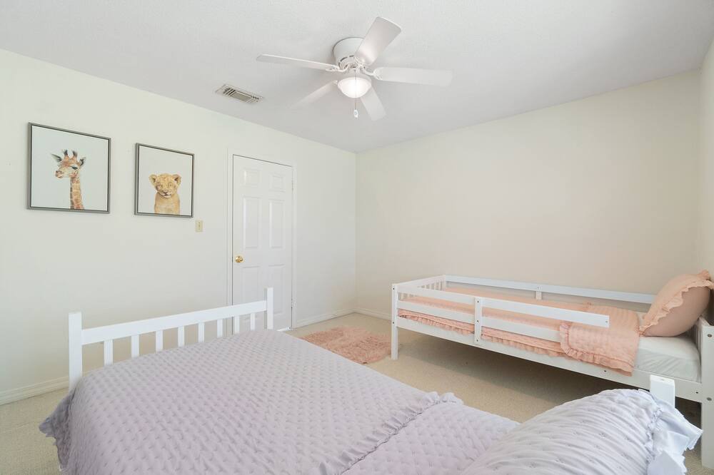 Photo of Bedroom in Daphne