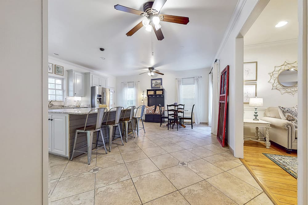 Photo of Livingroom in Bessemer
