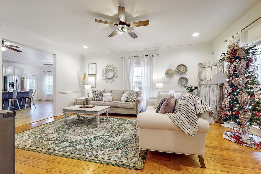 Photo of Livingroom in Bessemer