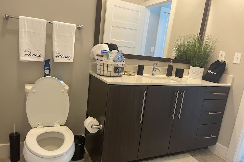 Photo of Bathroom in Lindridge-Martin Manor