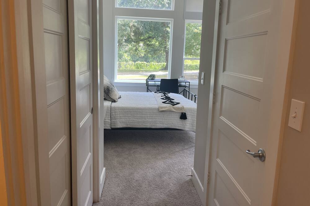 Photo of Bedroom in Lindridge-Martin Manor
