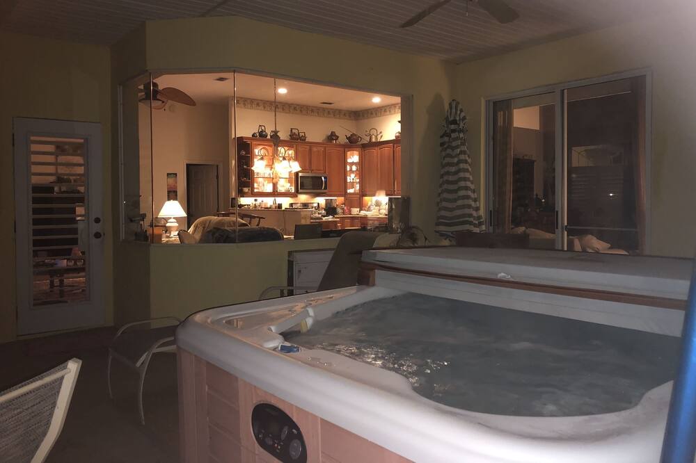 Photo of Kitchen in Latrium