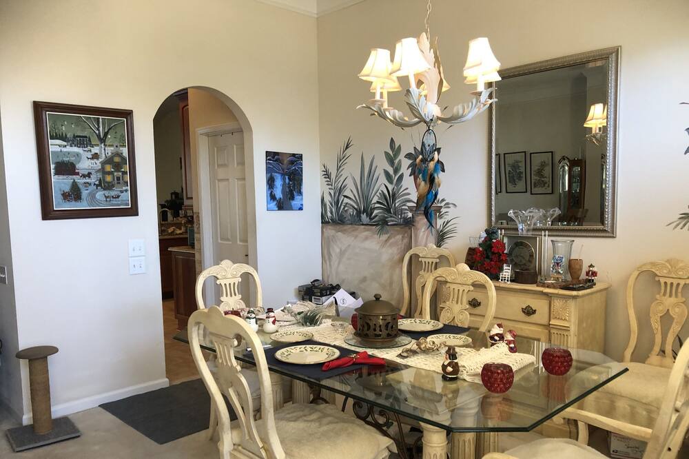 Photo of Kitchen in Latrium