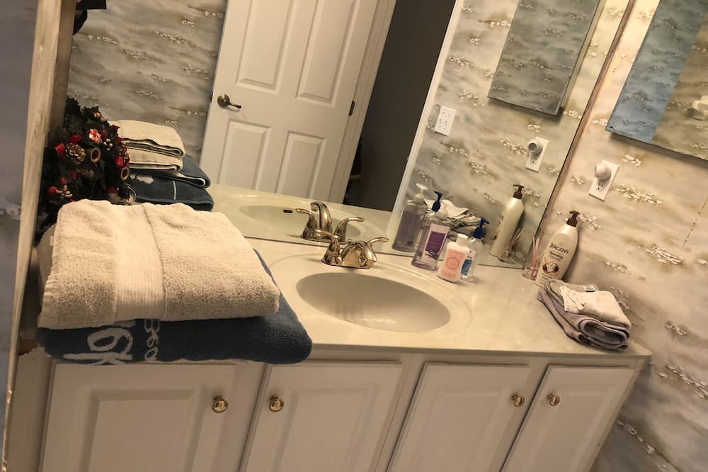 Photo of Bathroom in Latrium