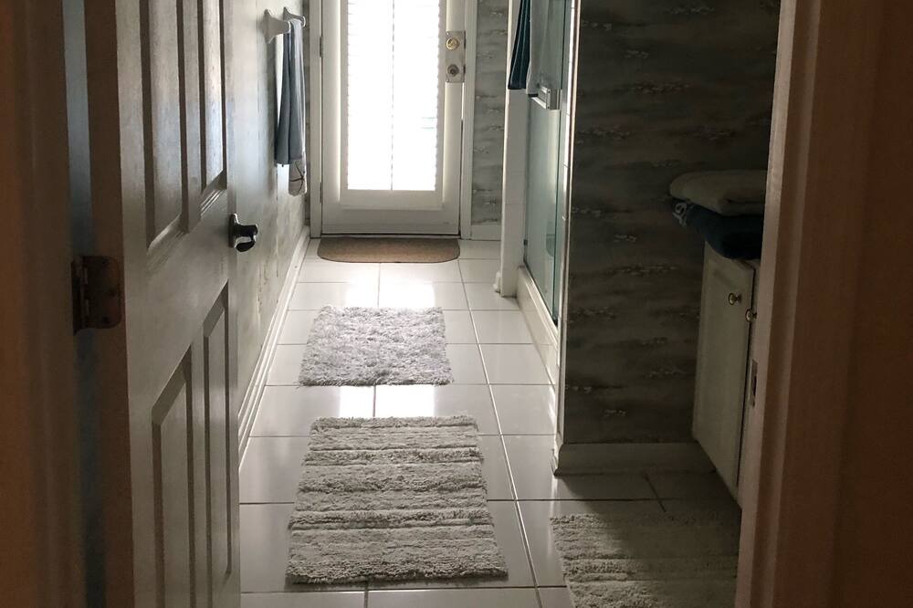 Photo of Bathroom in Latrium