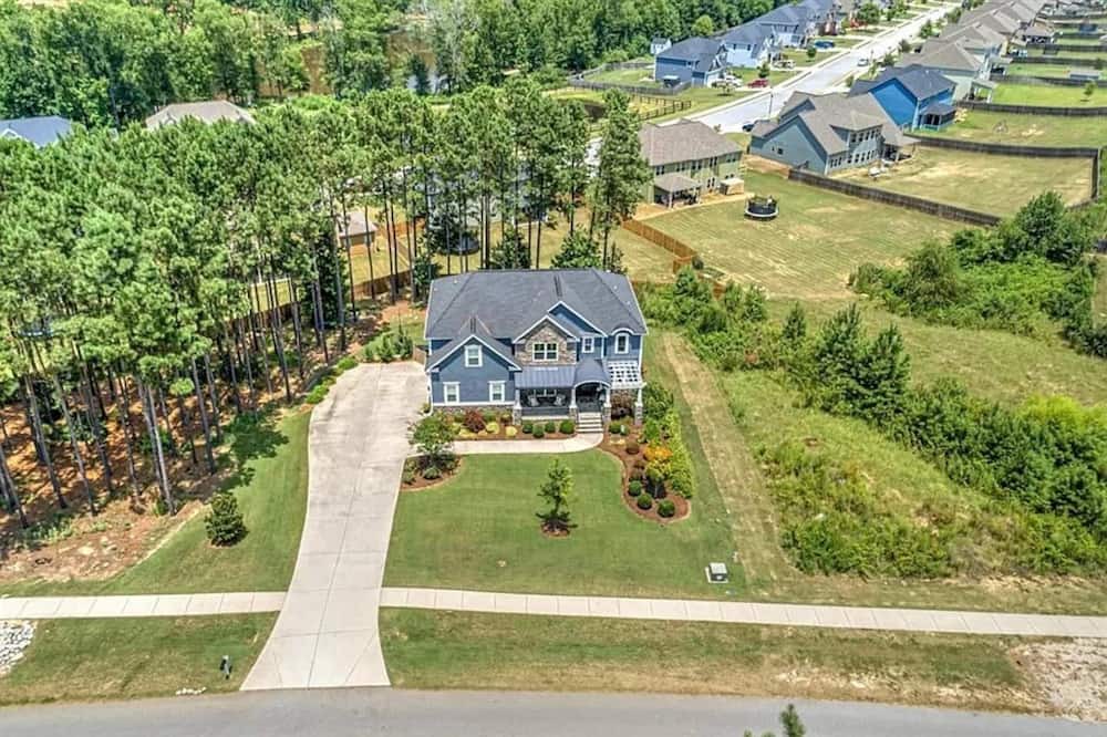 Photo of Outdoor in Canterbury Farms