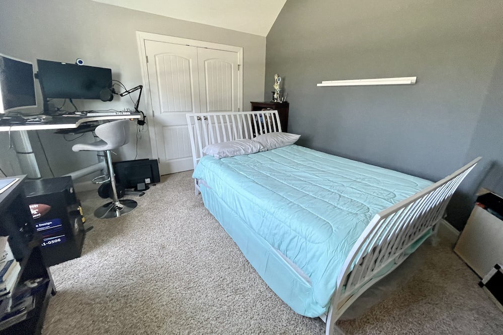 Photo of Bedroom in Canterbury Farms