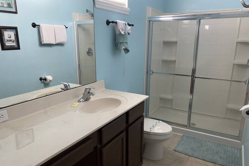 Photo of Bathroom in Davenport