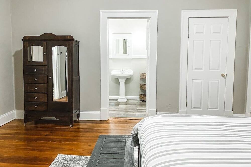 Photo of Bedroom in Montgomery