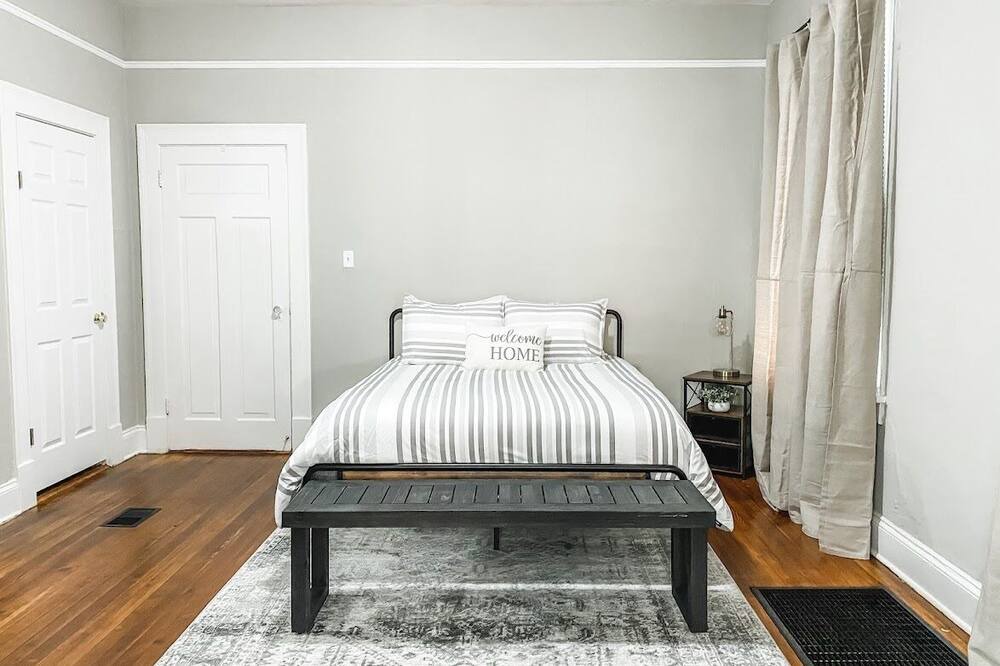 Photo of Bedroom in Montgomery