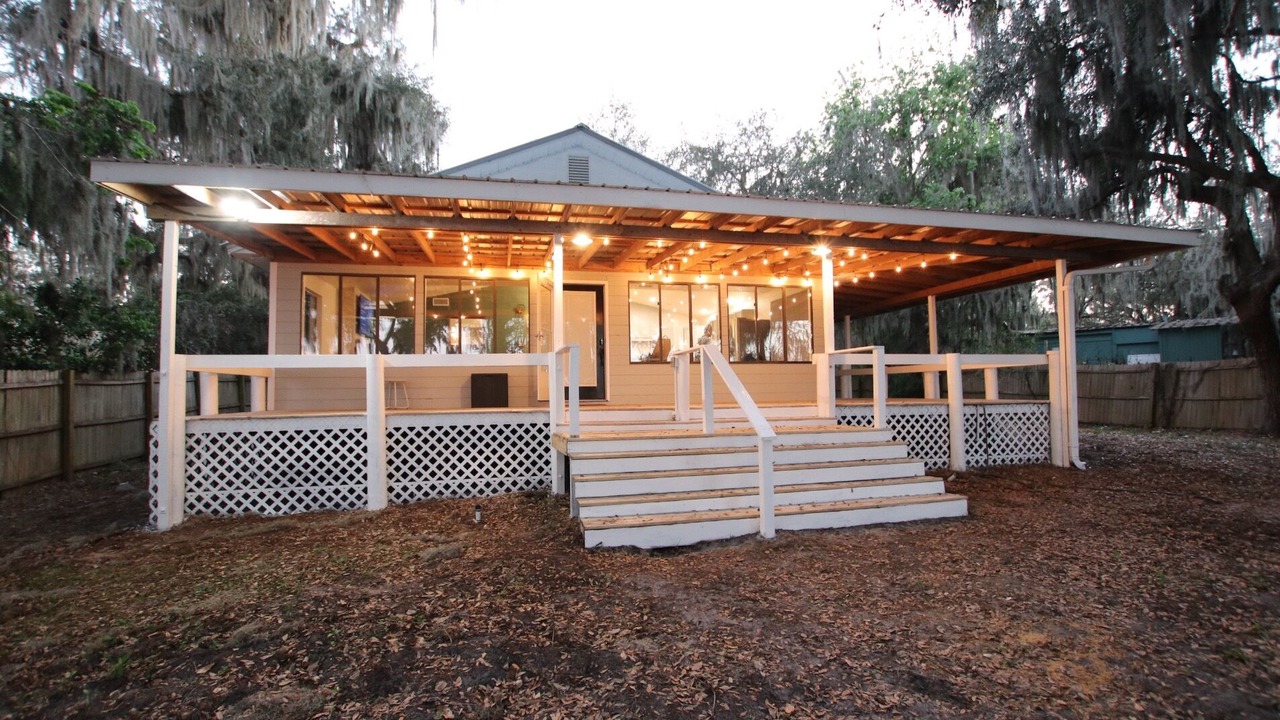 Photo of Buildings in Crescent City