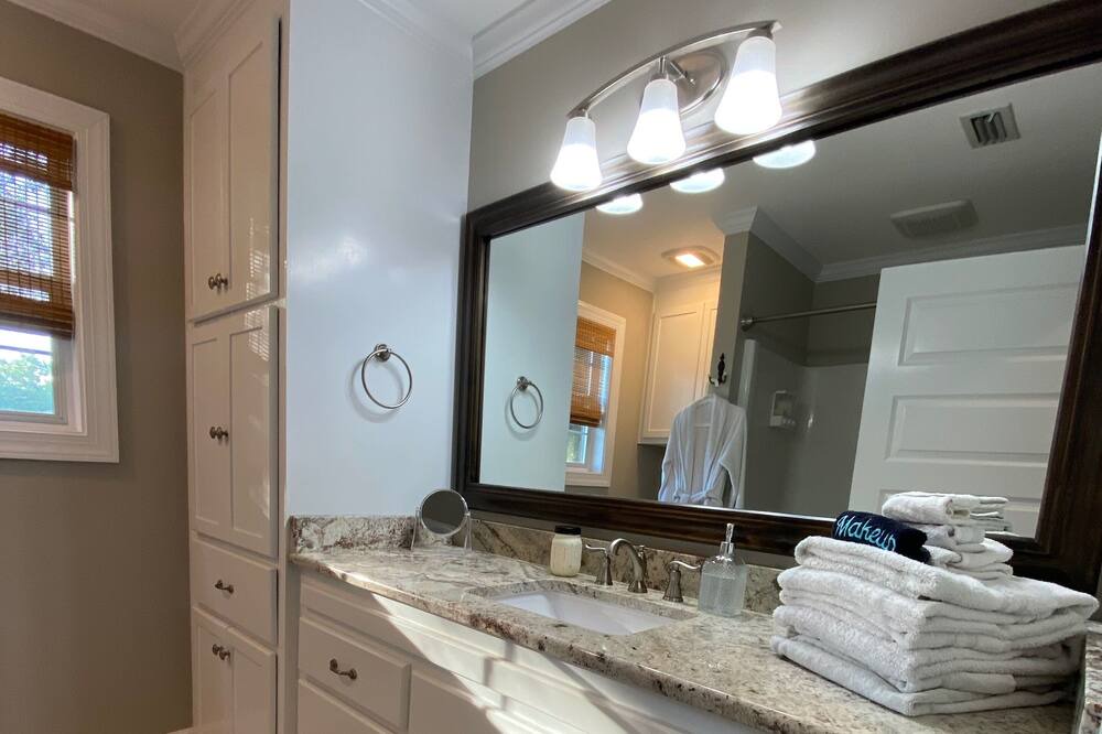 Photo of Bathroom in Enterprise