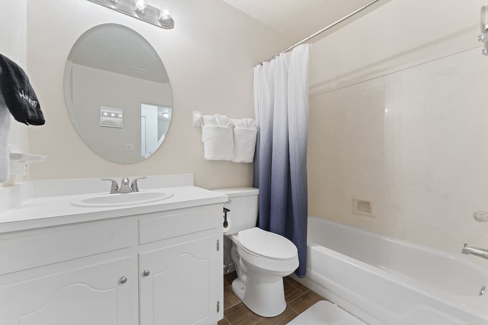 Photo of Bathroom in Daphne