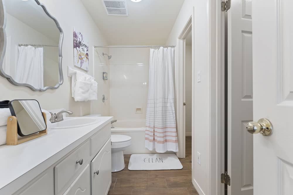 Photo of Bathroom in Daphne