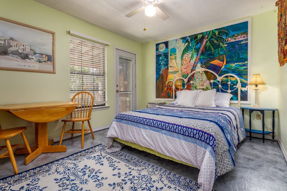 Photo of Bedroom in Dauphin Island
