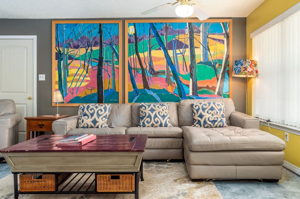 Photo of Livingroom in Dauphin Island