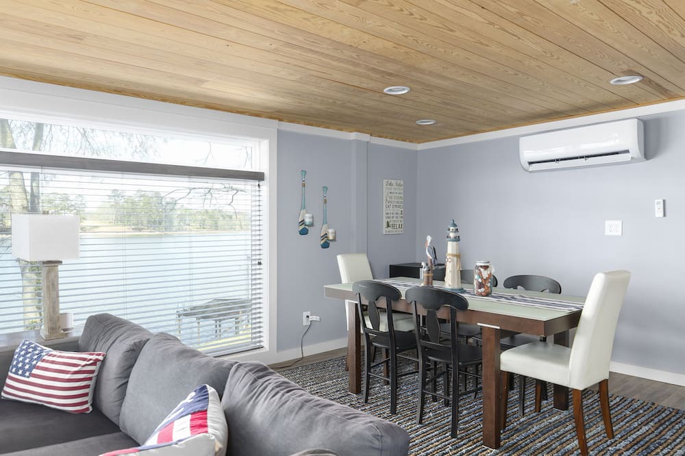 Photo of Livingroom in Cropwell