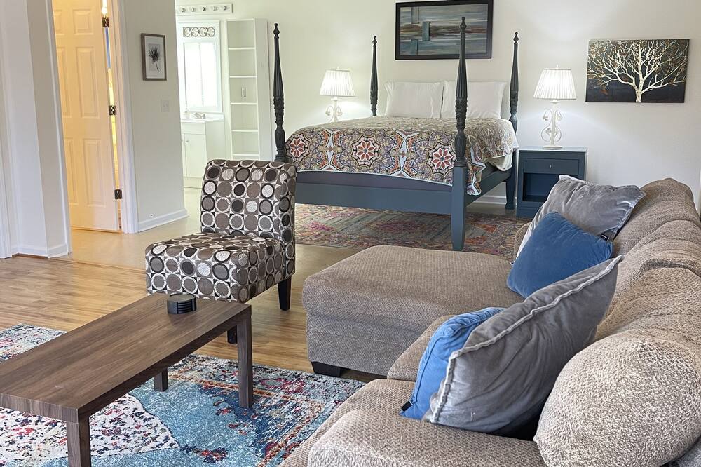 Photo of Livingroom in Leesburg