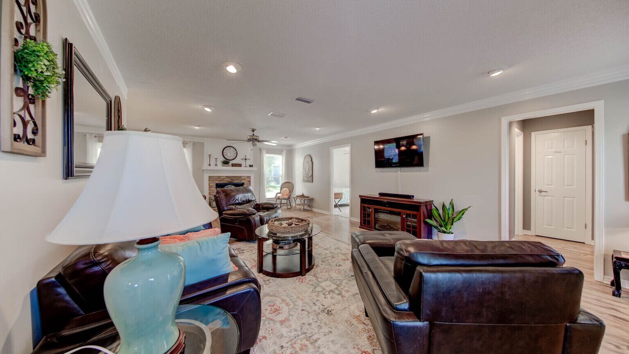 Photo of Livingroom in Foley