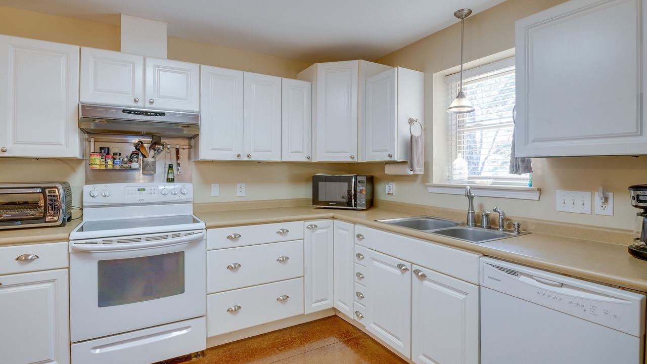 Photo of Kitchen in Centre