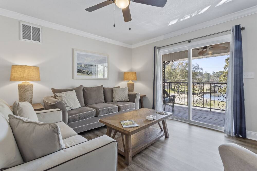 Photo of Livingroom in Gulf Hills