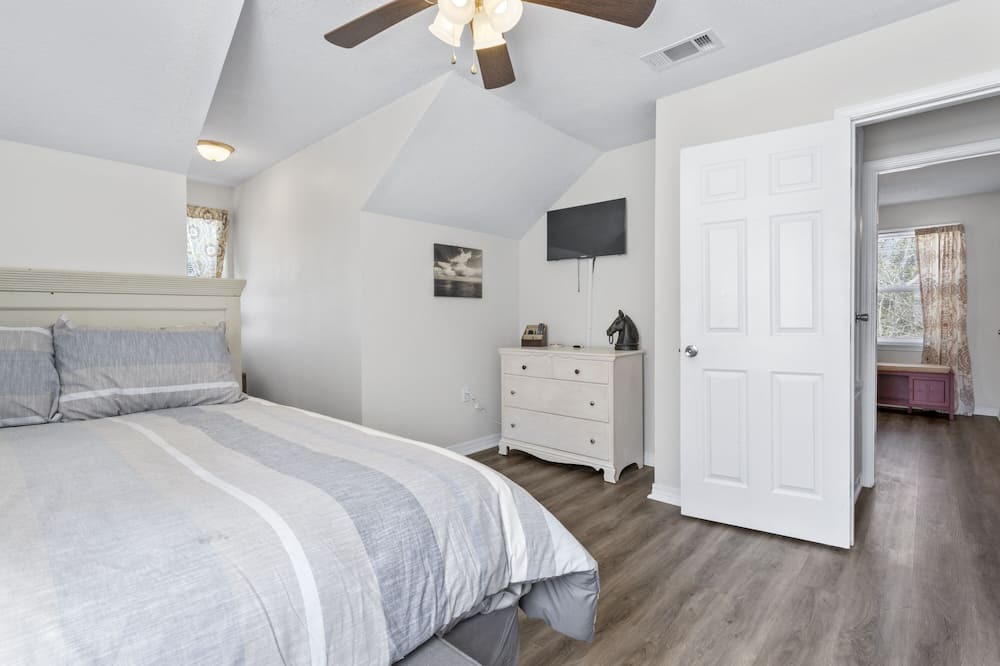 Photo of Bedroom in Gulf Hills