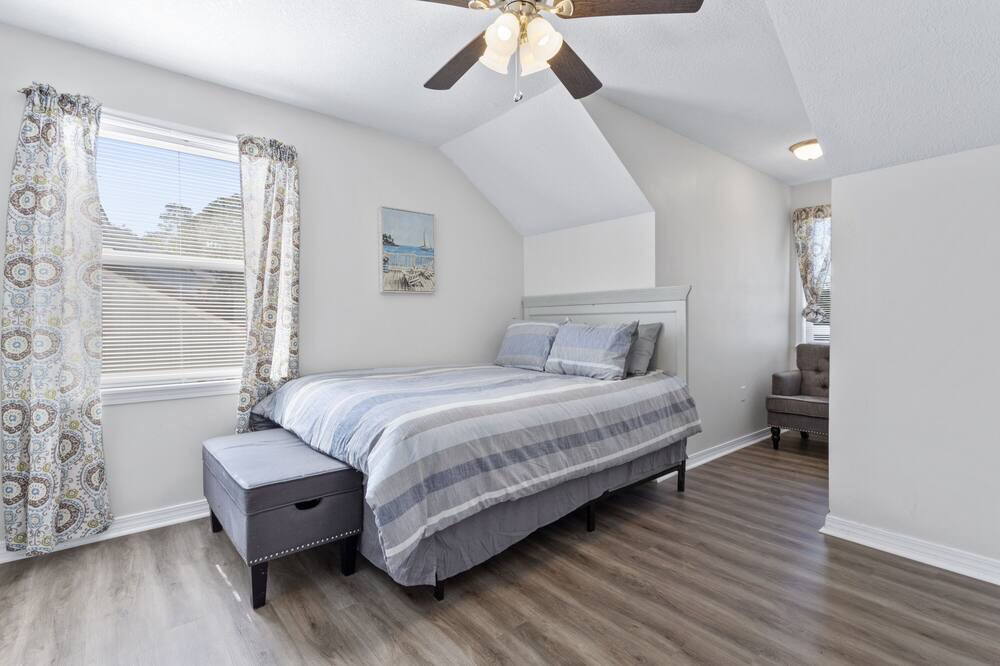 Photo of Bedroom in Gulf Hills