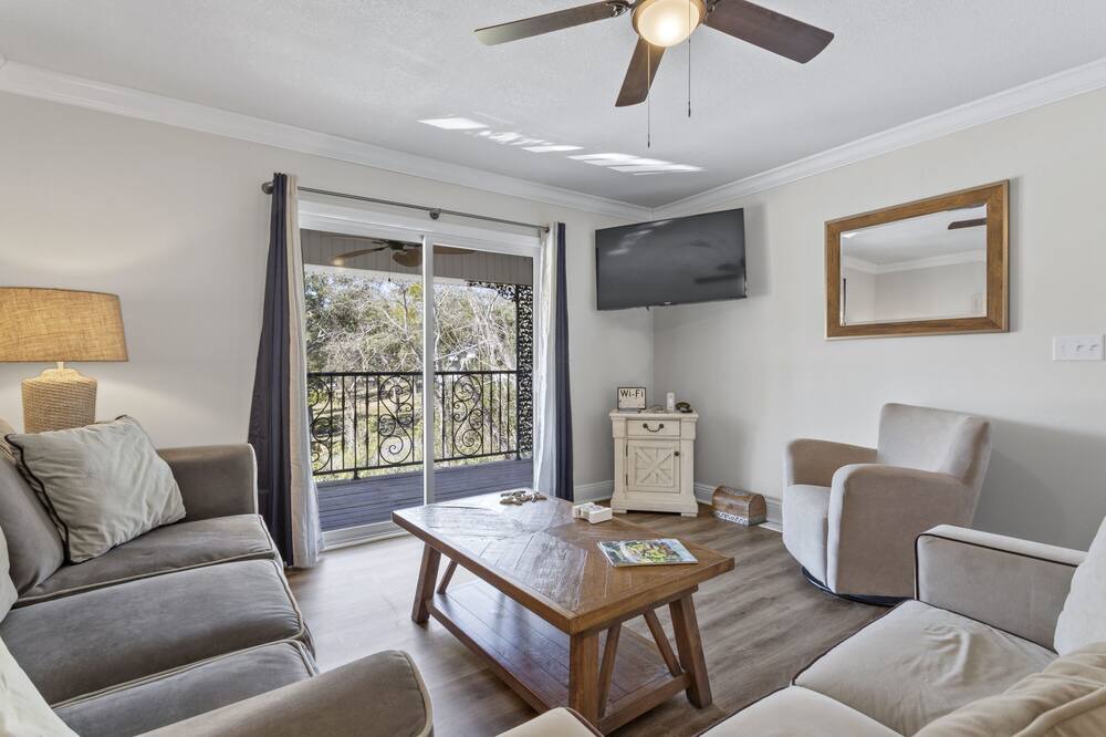 Photo of Livingroom in Gulf Hills