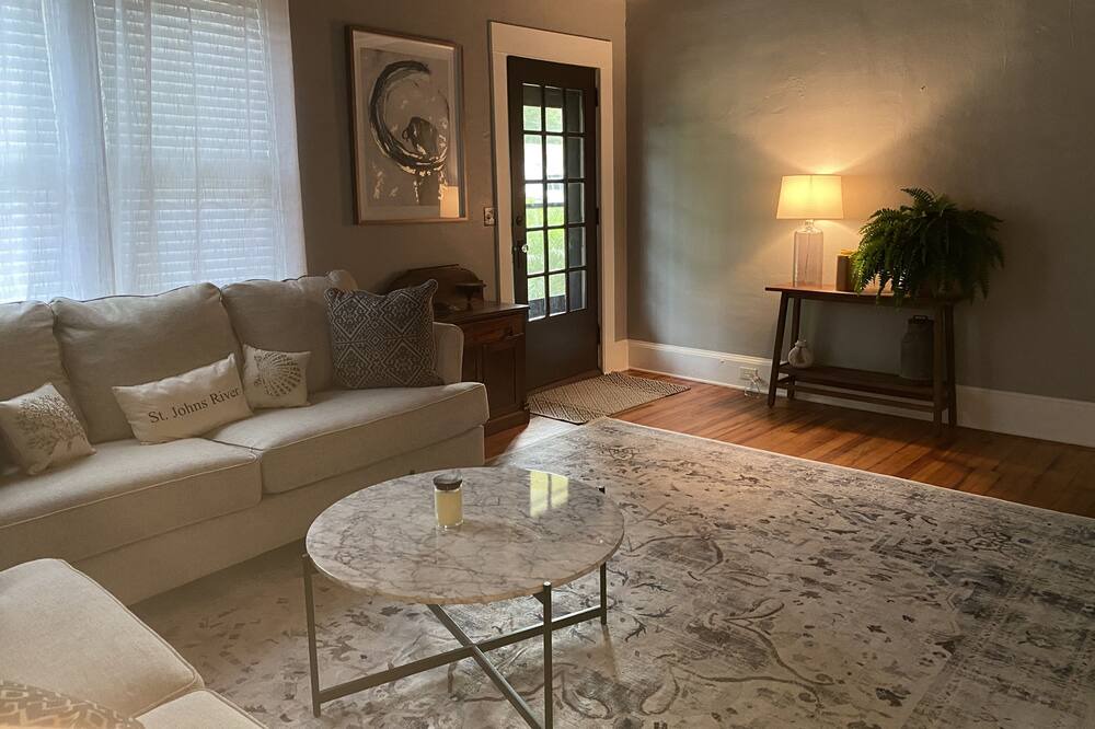 Photo of Livingroom in Palatka