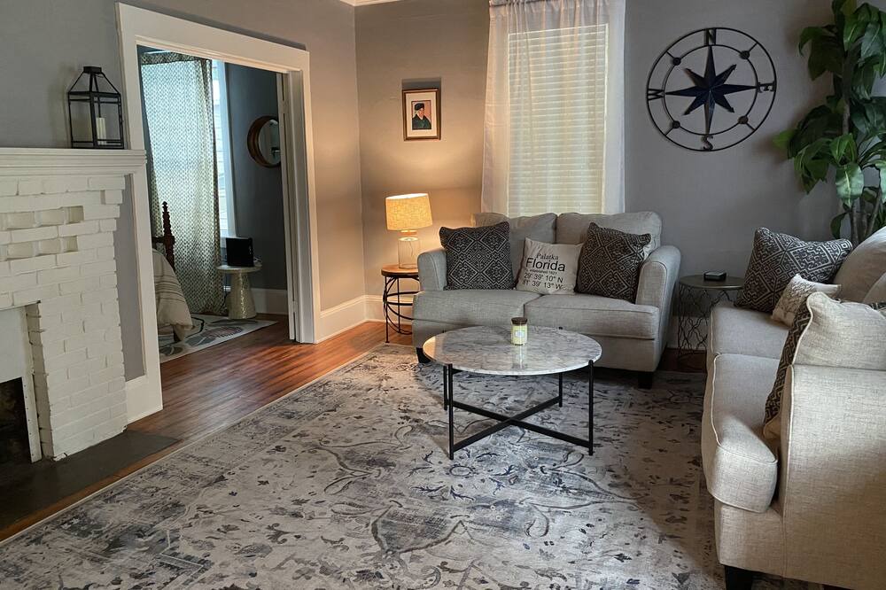 Photo of Livingroom in Palatka