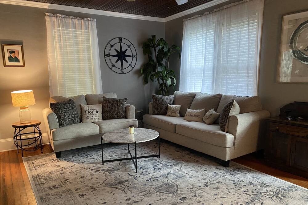 Photo of Livingroom in Palatka