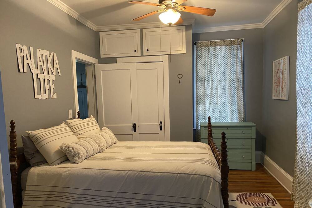 Photo of Bedroom in Palatka