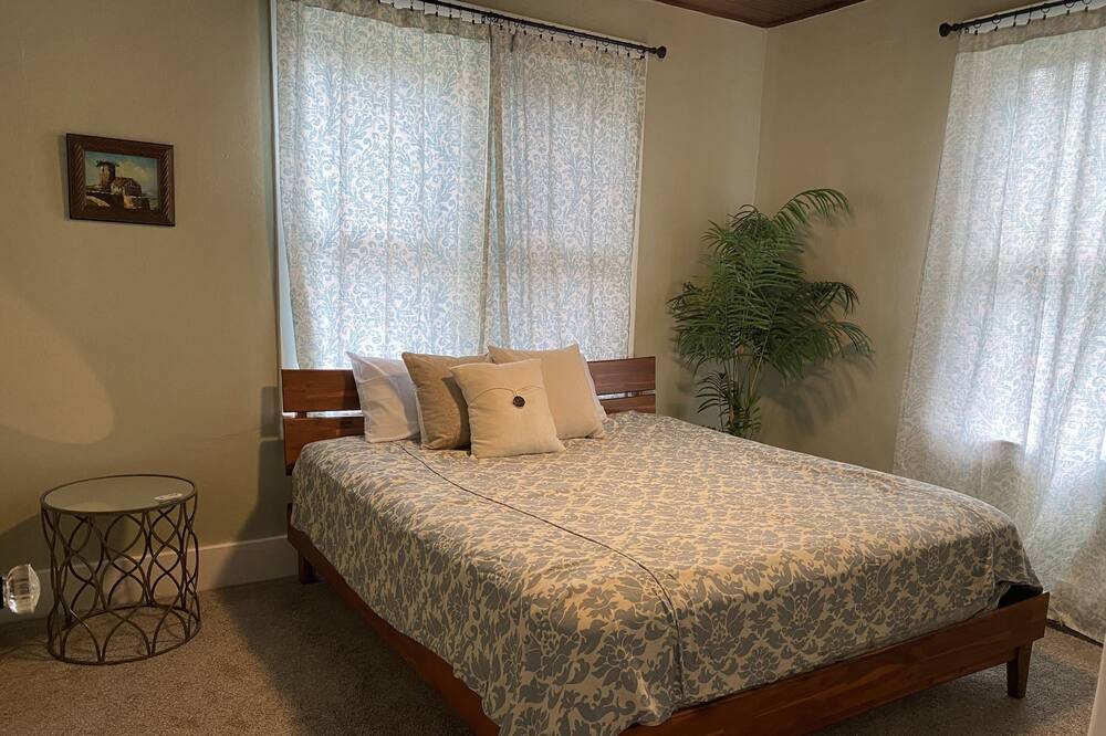 Photo of Bedroom in Palatka