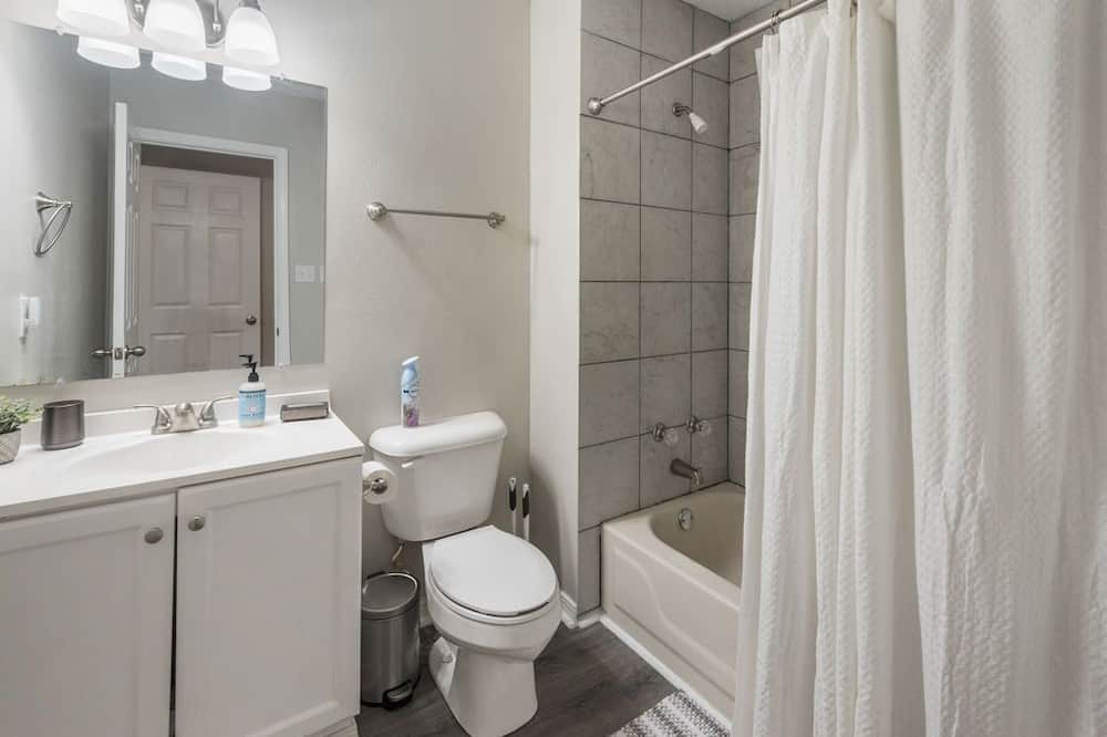 Photo of Bathroom in Saint Elmo