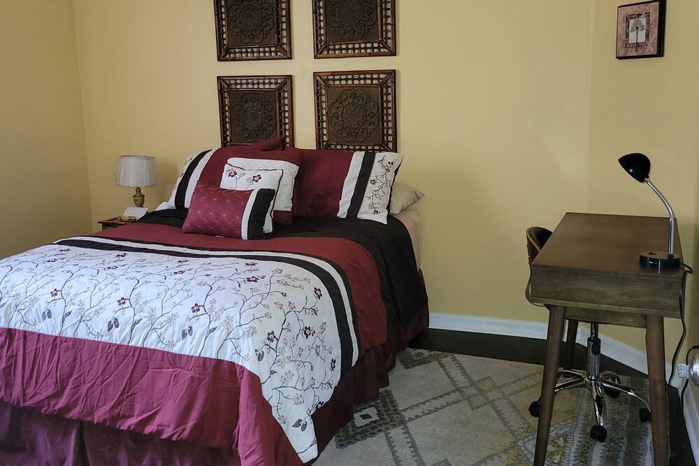 Photo of Bedroom in Lake Mary