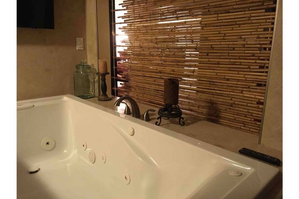 Photo of Bathroom in Casselberry