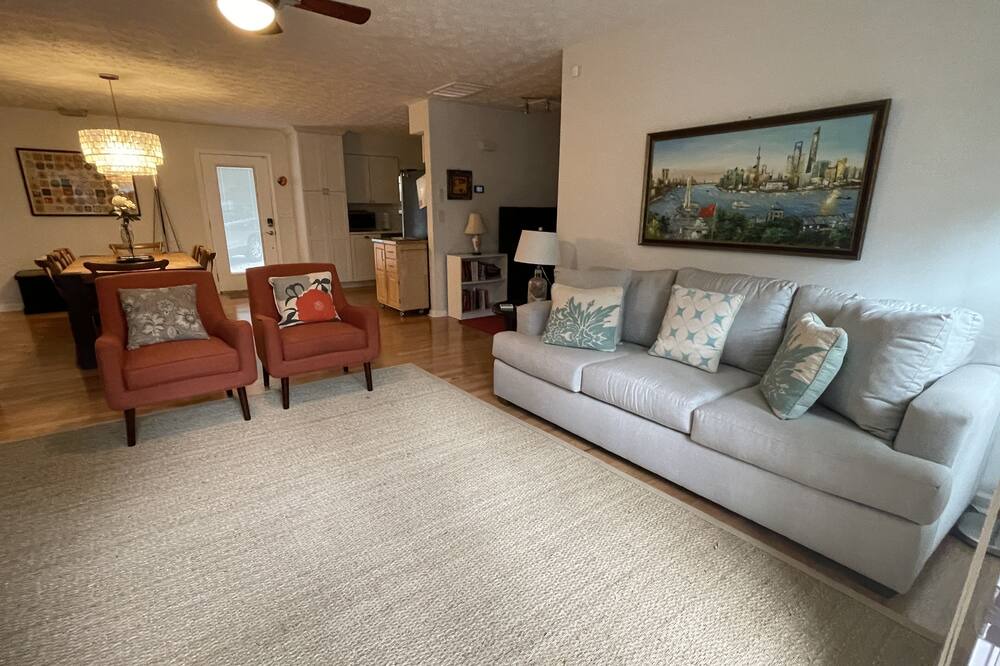 Photo of Livingroom in Eatonton