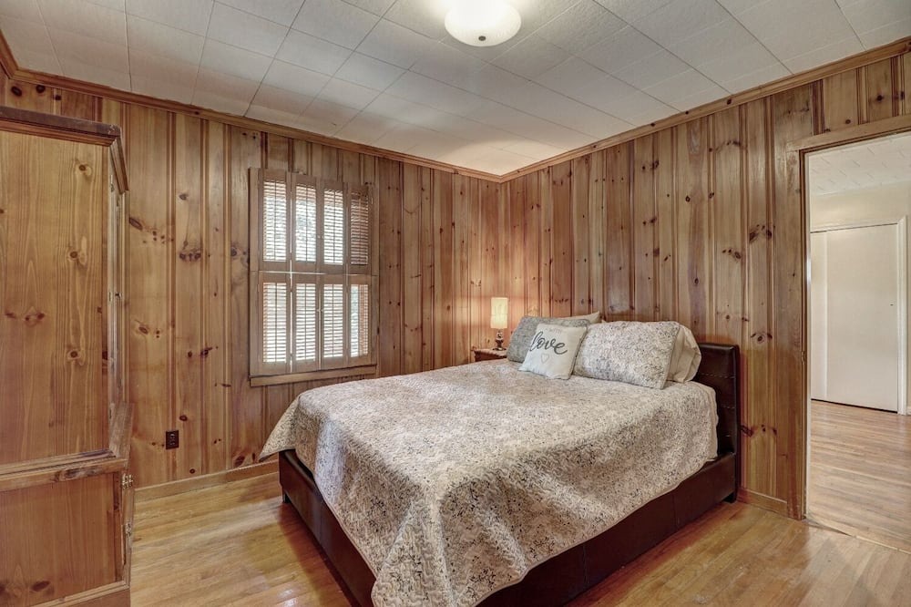 Photo of Bedroom in Woodland